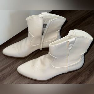 Cowboy White Leather Ankle Boots